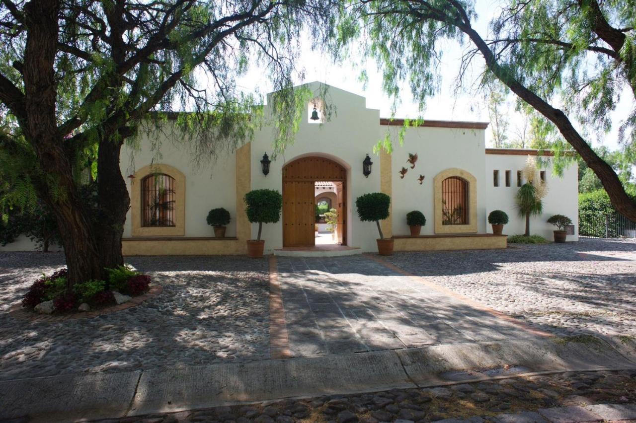 La Casona De Los Colibries El Pueblito  Exteriör bild