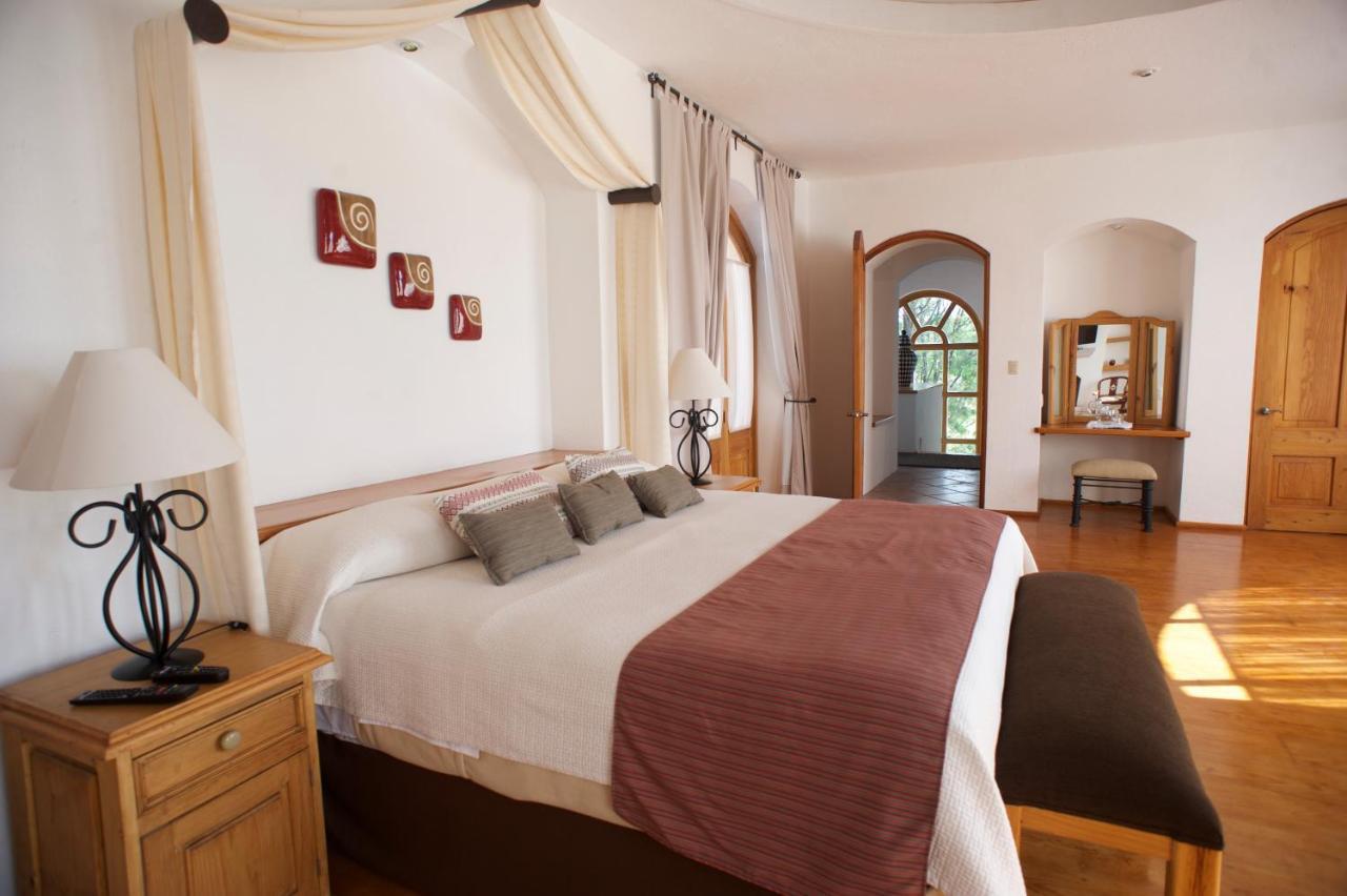 La Casona De Los Colibries El Pueblito  Exteriör bild