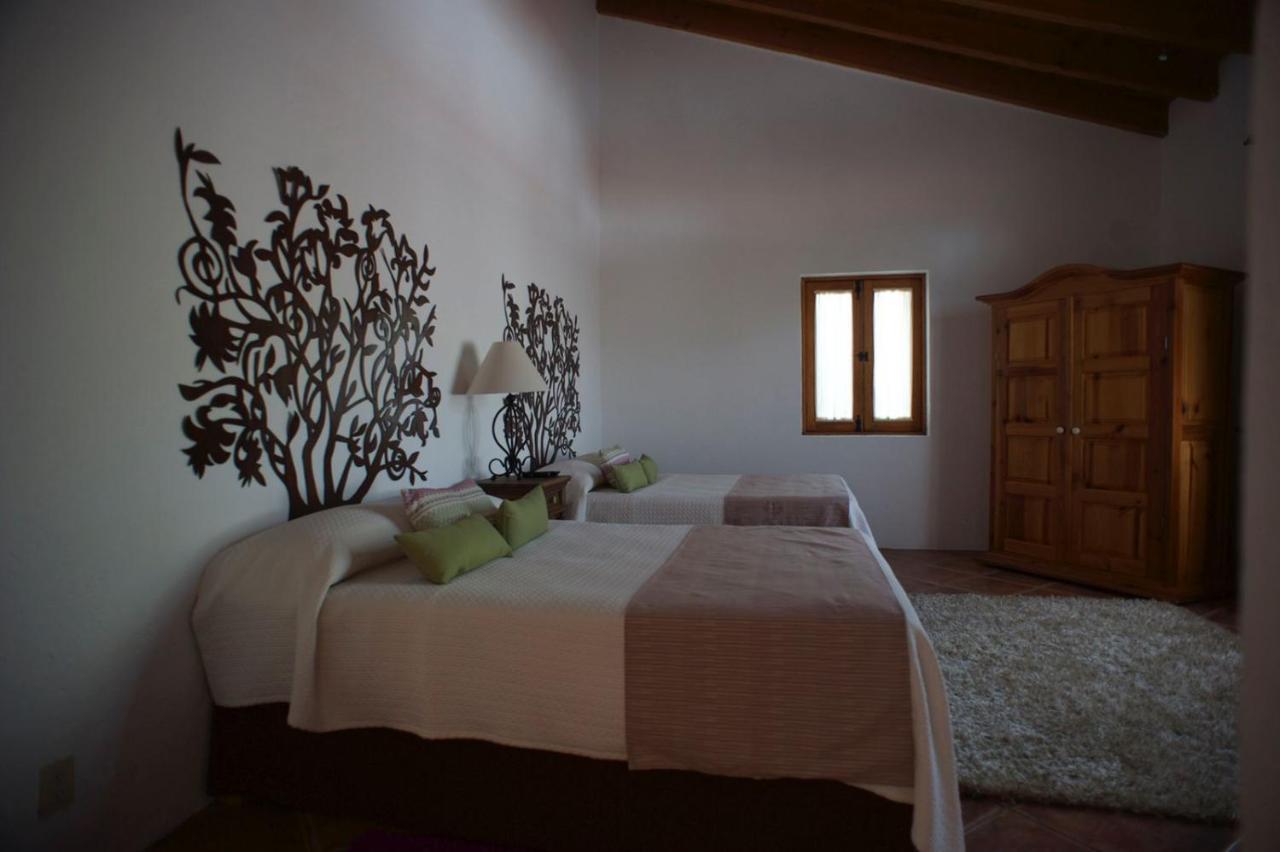 La Casona De Los Colibries El Pueblito  Exteriör bild