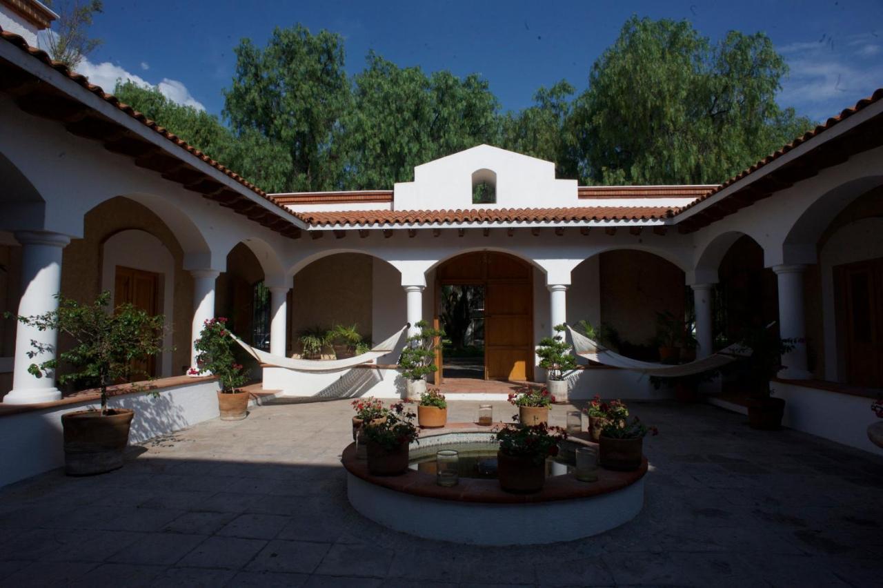 La Casona De Los Colibries El Pueblito  Exteriör bild
